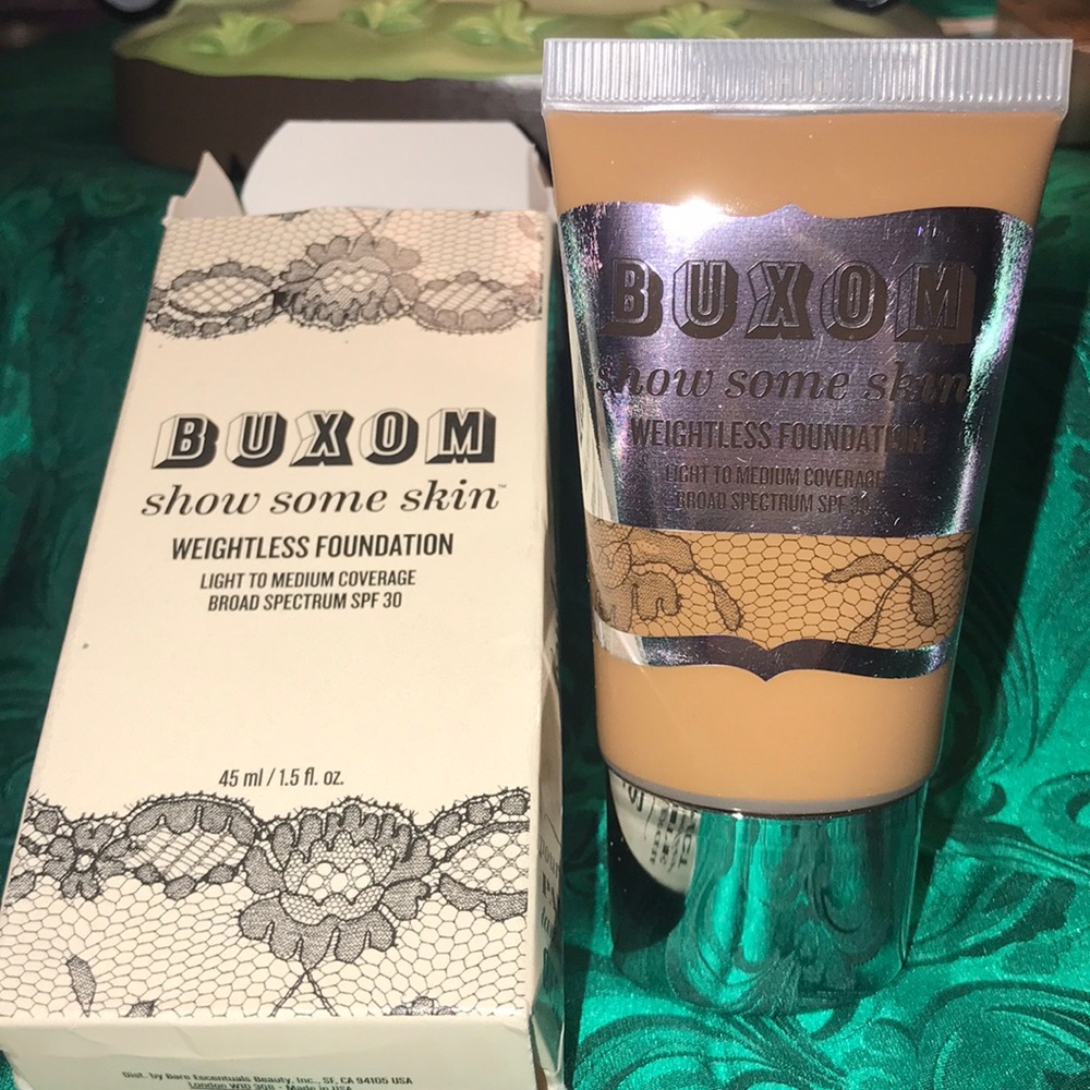 Buxom weightless foundation